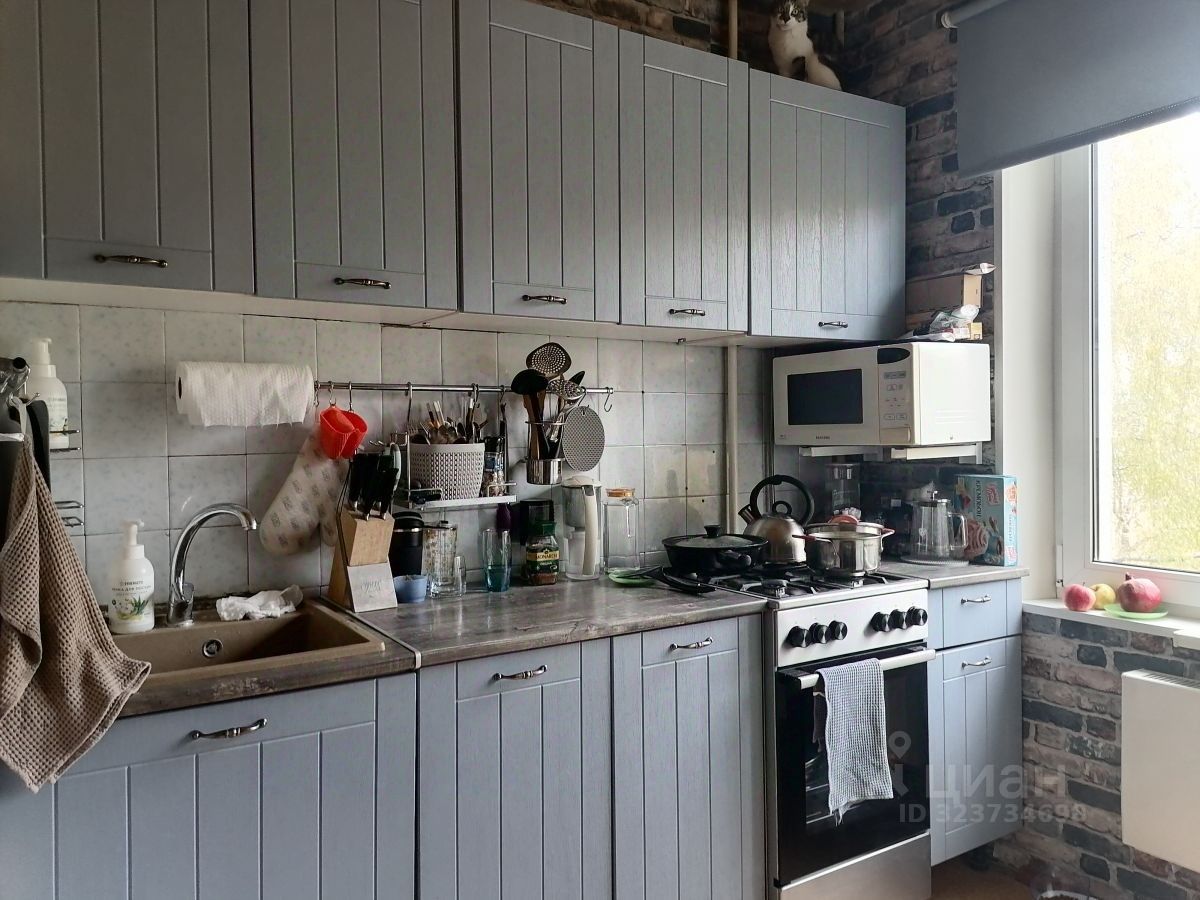 Продажа 3-комн квартиры на вторичном рынке улица 50 лет Октября, 19К1