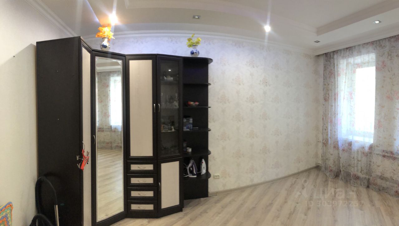 Продажа 2-комн квартиры на вторичном рынке Центральный мкр, улица Октябрьская,  д. 4