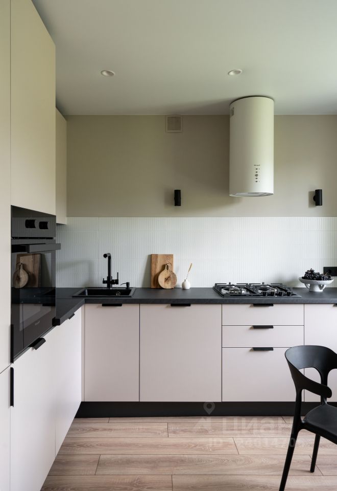 Продажа 2-комн квартиры на вторичном рынке Железноводская улица, 66