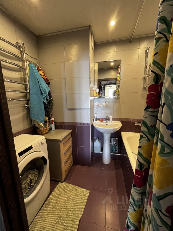 Продажа 2-комн квартиры на вторичном рынке проспект Защитников Москвы, 7к1