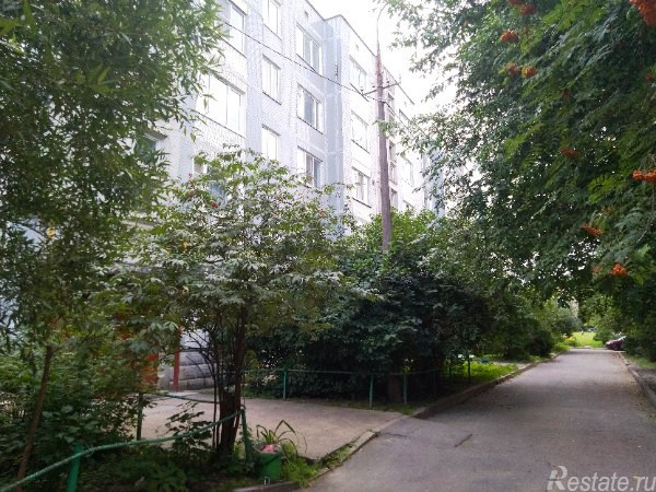 Продажа комнаты Гатчина г., Рощинская ул. ,  д. 15