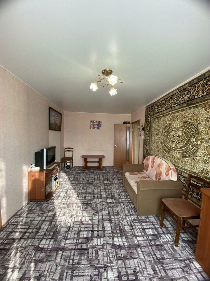 Продажа 2-комн квартиры на вторичном рынке Дружная Горка городской поселок, улица Введенского, 13