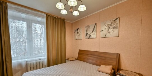 2-комн квартира Ельнинская улица,  д. 19