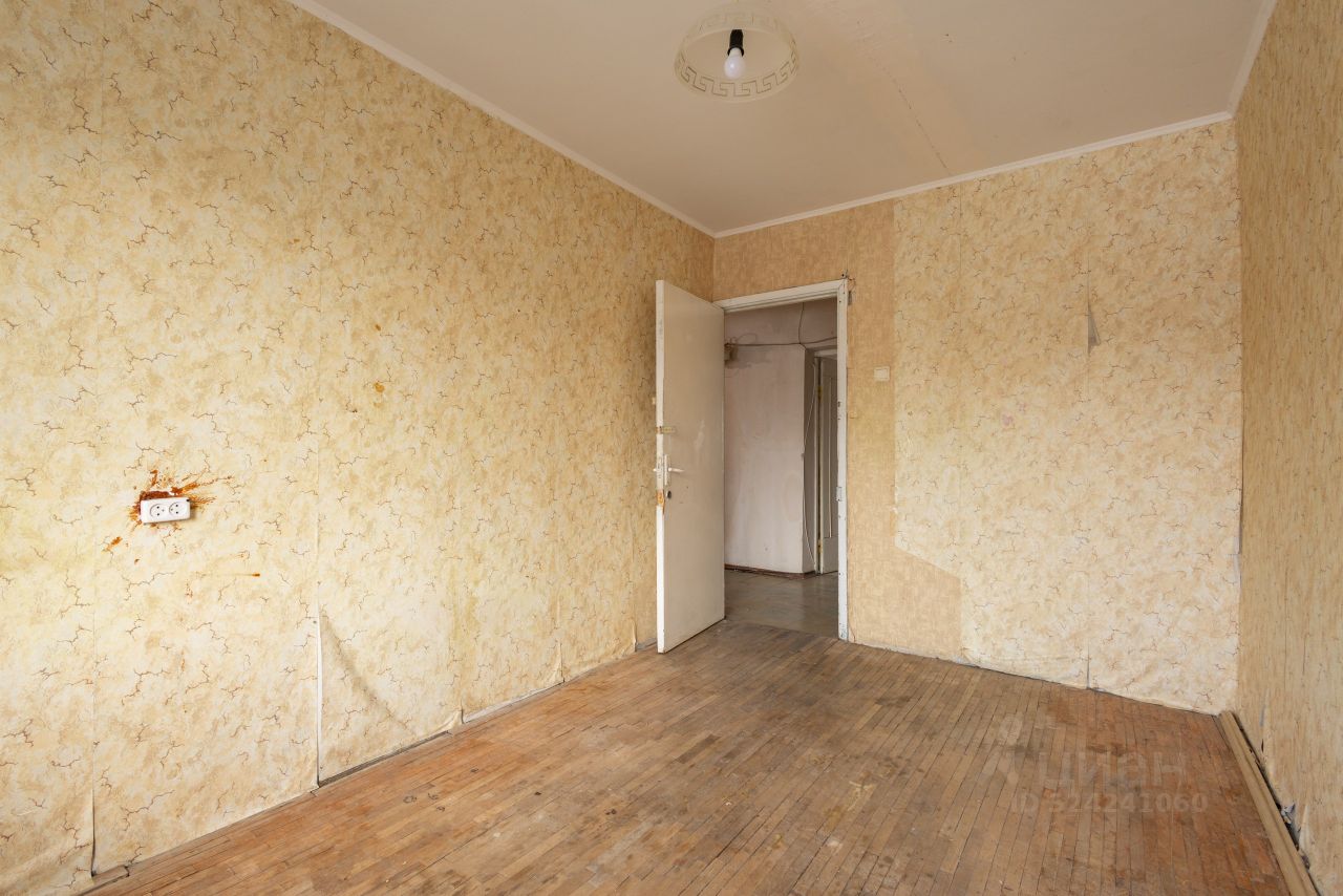 Продажа 4-комн квартиры на вторичном рынке Бухарестская улица, 23К1