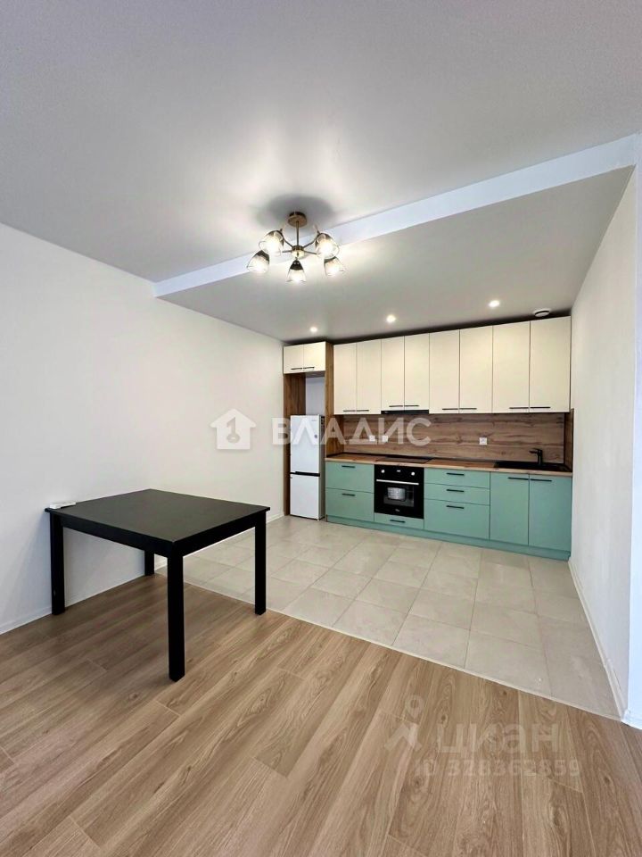 Продажа 3-комн квартиры на вторичном рынке Большая Очаковская улица, 2