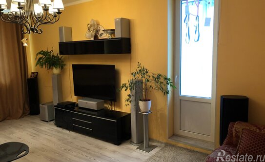 Продажа 2-комн квартиры на вторичном рынке Новосаратовская ул