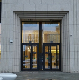 Продажа 3-комн квартиры на вторичном рынке пр-кт Генерала Дорохова,  д. 1,  к. 1