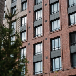 Продажа 2-комн квартиры на вторичном рынке Малоохтинский пр-кт,  д. 68б