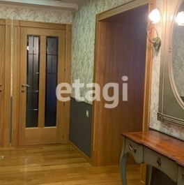 Продажа 4-комн квартиры на вторичном рынке Октябрьская наб,  д. 70,  к. 4