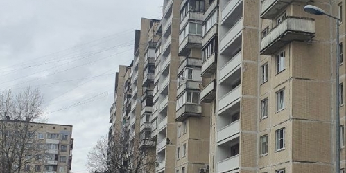 3-комн квартира Коммуны ул. ,  д. 32,  к. 2