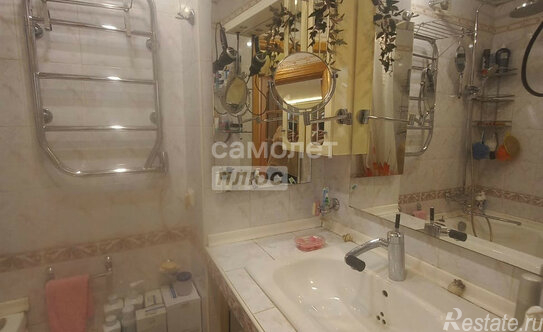 Продажа 3-комн квартиры на вторичном рынке Белградская улица,  д. 18