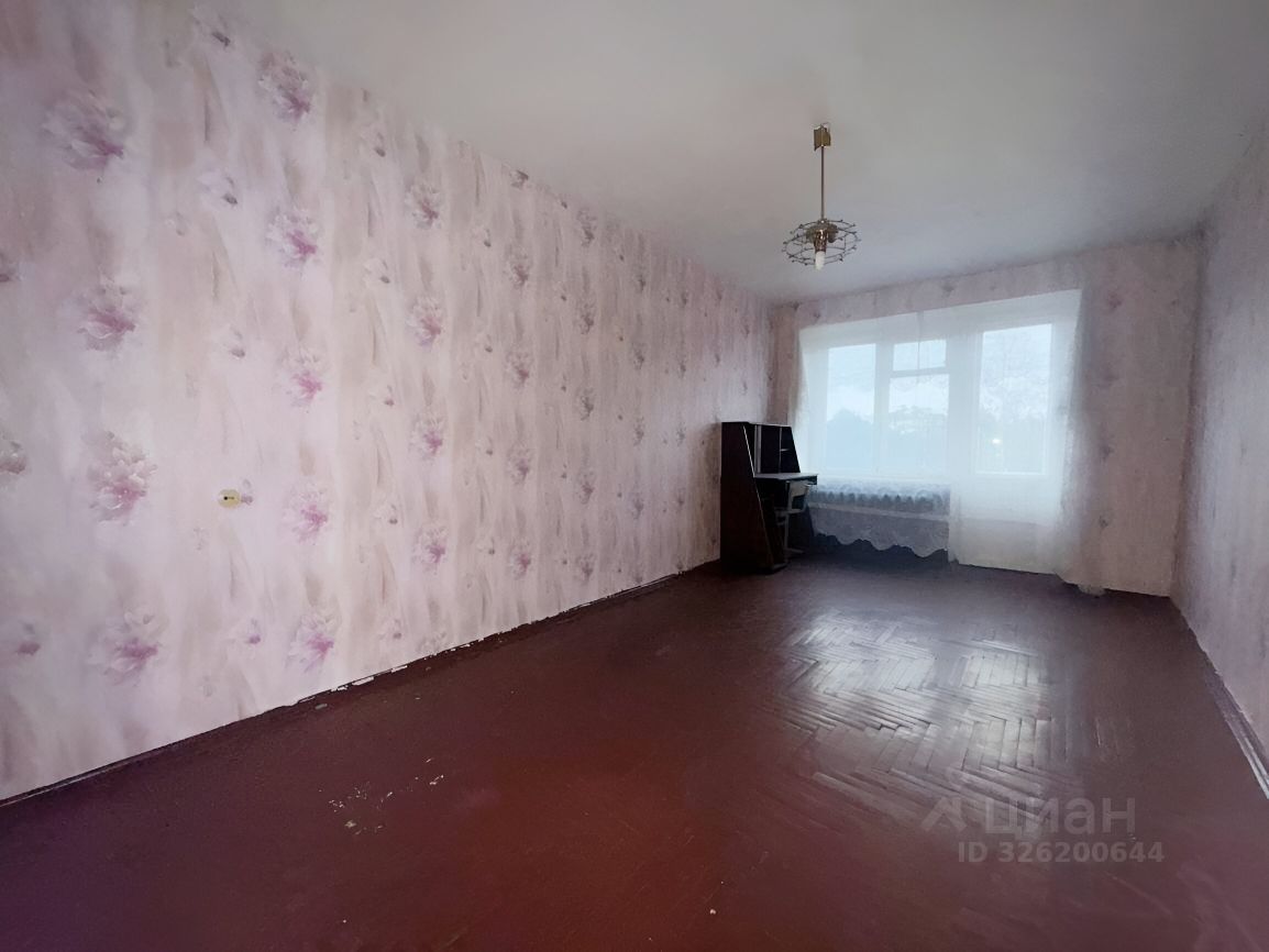 Продажа 2-комн квартиры на вторичном рынке Сясьстрой, Петрозаводская улица, 4