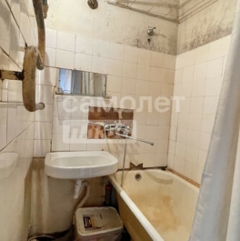 Продажа 2-комн квартиры на вторичном рынке Художников пр-кт,  д. 24 к3