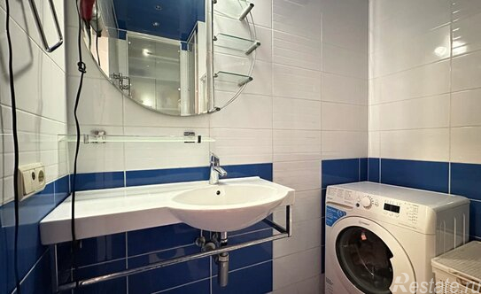 Продажа 6-комн квартиры на вторичном рынке Комендантский пр-кт