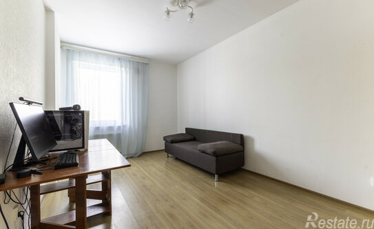 Продажа 2-комн квартиры на вторичном рынке Космонавтов пр-кт,  д. 106