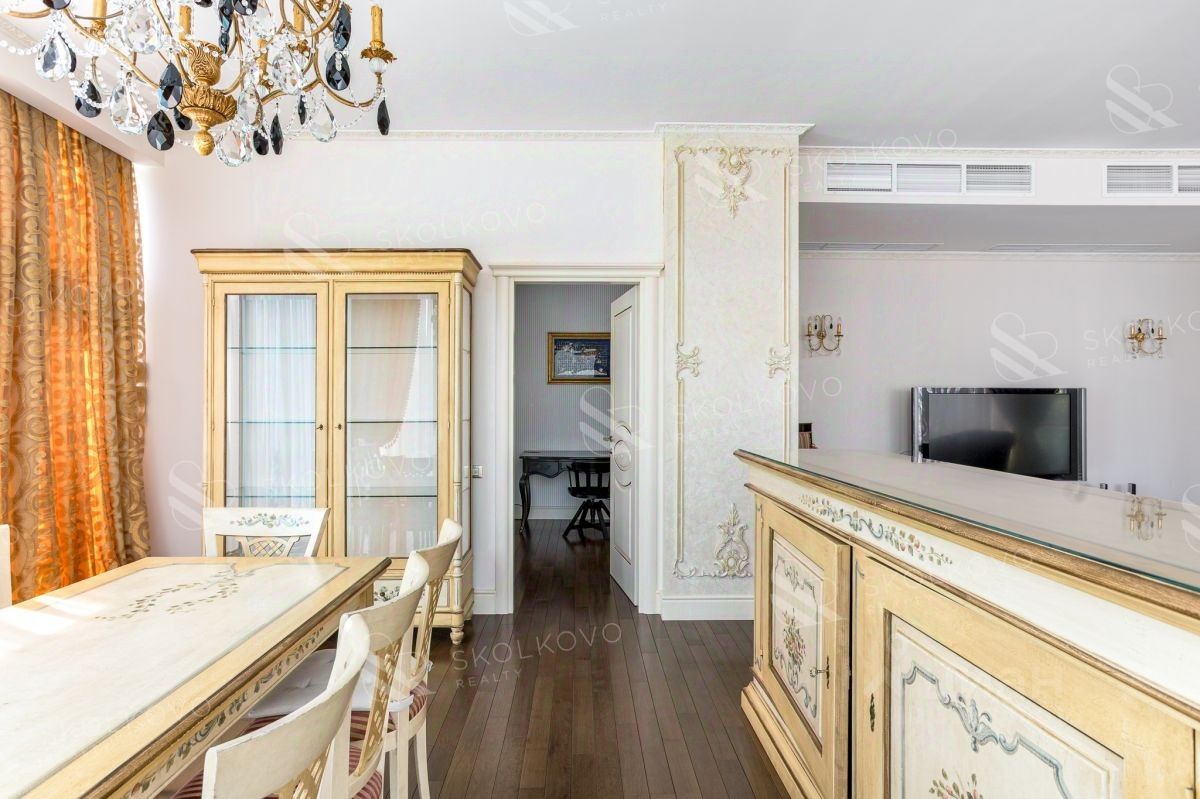 Продажа 6-комн квартиры на вторичном рынке улица Климашкина, 17С2