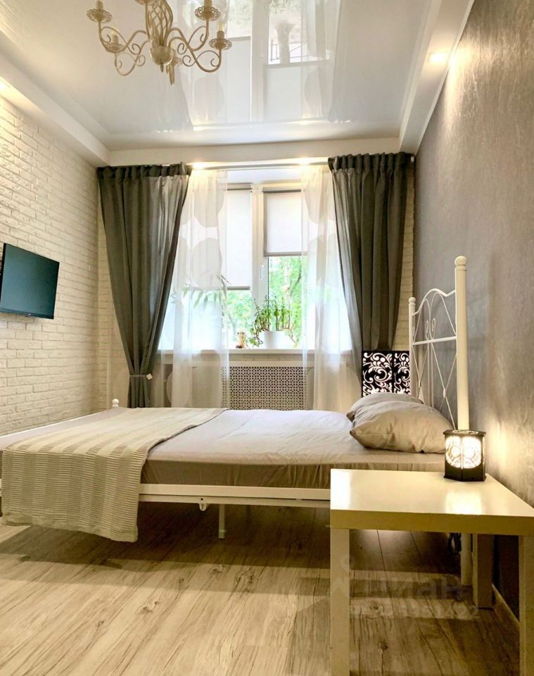 Продажа 4-комн квартиры на вторичном рынке улица Симонова, 7К1