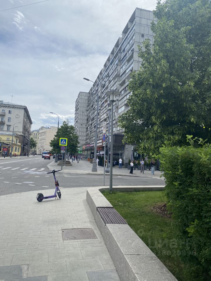 Продажа 3-комн квартиры на вторичном рынке улица Большая Полянка, 30