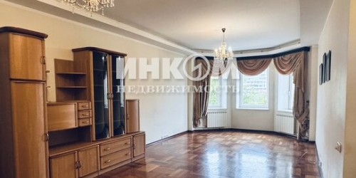 3-комн квартира улица Зои и Александра Космодемьянских,  д. 36