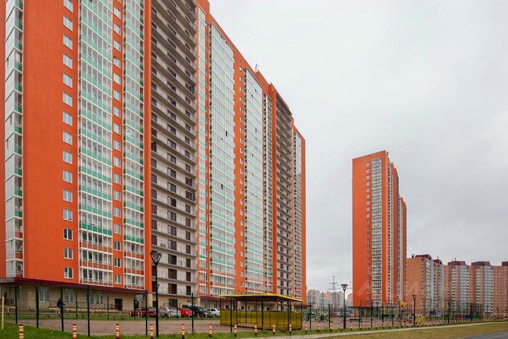 Аренда 1-комн квартиры на вторичном рынке Мурино, проспект Авиаторов Балтики, 17