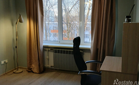 Продажа 1-комн квартиры на вторичном рынке Учительская улица,  д. 19 к1