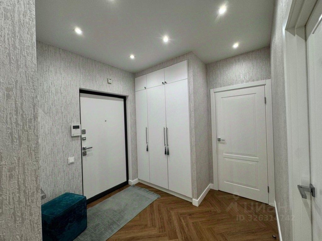 Продажа 2-комн квартиры на вторичном рынке улица Вадима Шефнера,  д. 4
