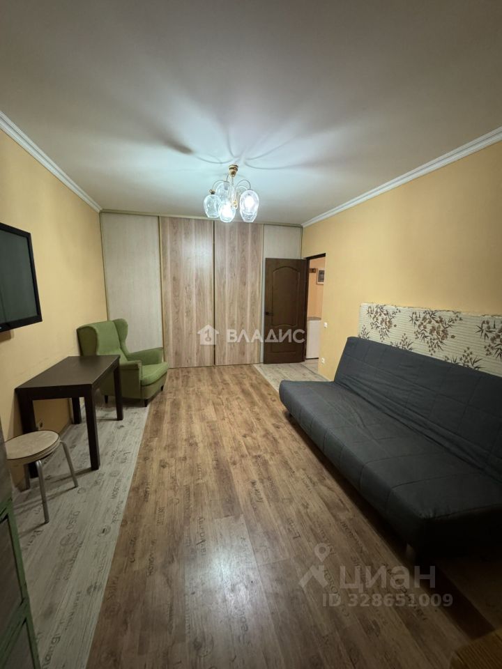 Продажа 2-комн квартиры на вторичном рынке Болотниковская улица, 33К2
