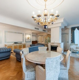 Продажа 4-комн квартиры на вторичном рынке ул Климашкина,  д. 17,  к. 2