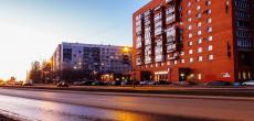 Падение спроса на новостройки и вторичку усиливает давление на застройщиков