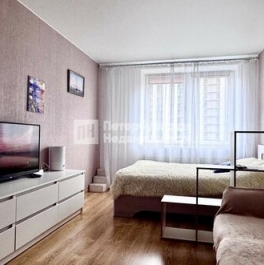 Продажа 1-комн квартиры на вторичном рынке Русановская ул,  д. 16 к1