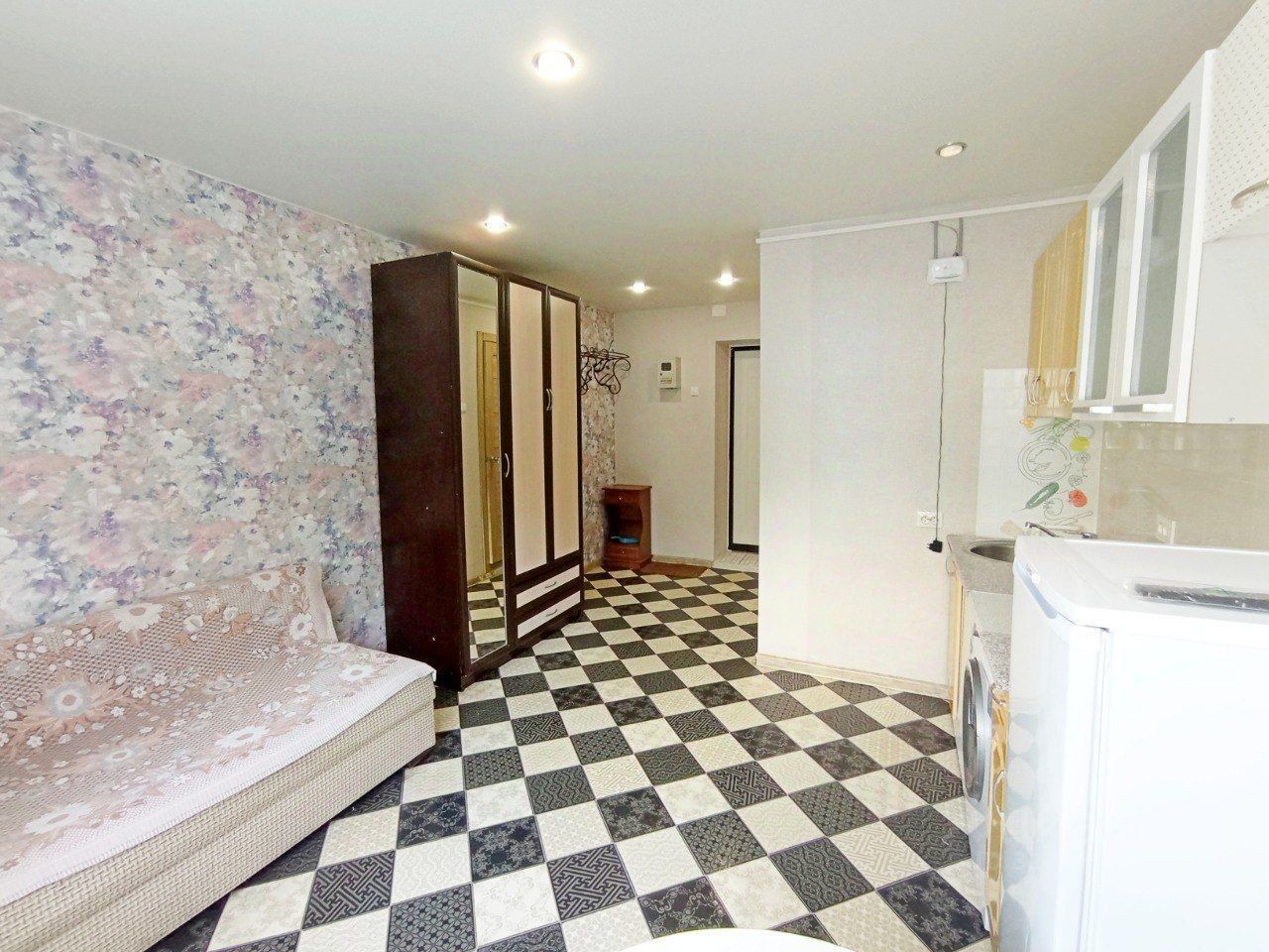 Продажа 1-комн квартиры на вторичном рынке Южный мкр, улица Ленина,  д. 25А