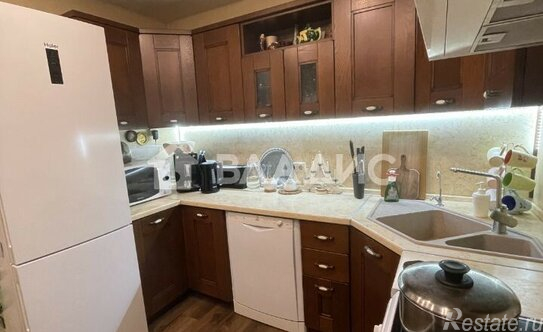 Продажа 2-комн квартиры на вторичном рынке Бугры, ул Школьная,  д. 7