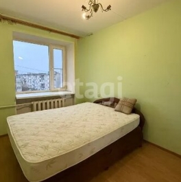 Продажа 3-комн квартиры на вторичном рынке Волхов, Южный б-р,  д. 5