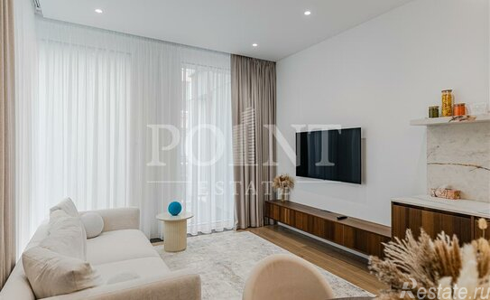 Продажа 3-комн квартиры на вторичном рынке Славянская площадь,  д. 2/5 с1