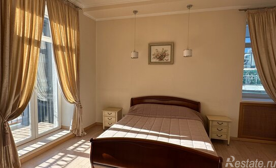 Продажа 3-комн квартиры на вторичном рынке Дегтярный пер,  д. 5 с1