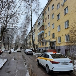 Продажа 1-комн квартиры на вторичном рынке Подольск г, Климовск мкр, Октябрьская пл,  д. 5