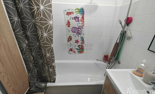 Продажа 1-комн квартиры на вторичном рынке Зенино, улица Камова,  д. 5 к2