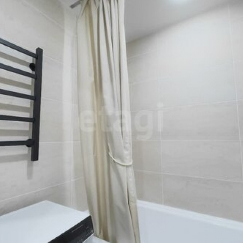 3-комн квартира улица Ильюшина,  д. 11