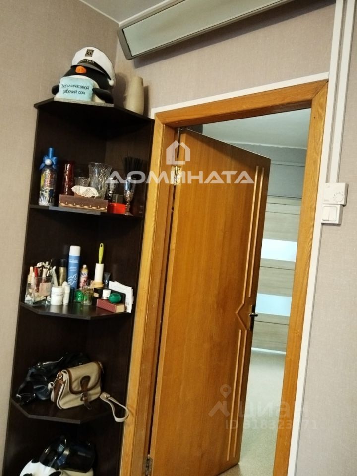 Продажа 3-комн квартиры на вторичном рынке Старо-Петергофский проспект, 41