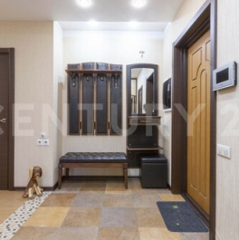 Продажа 4-комн квартиры на вторичном рынке Челюскинская улица,  д. 13