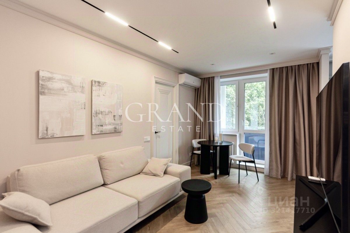 Продажа 2-комн квартиры на вторичном рынке Большой Кондратьевский переулок, 4С1