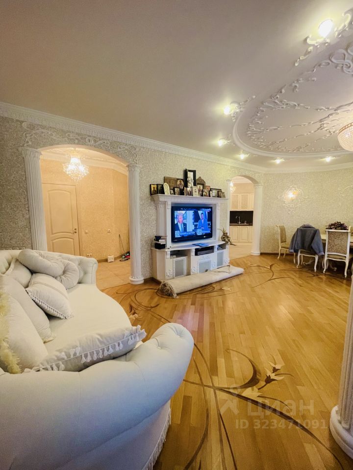 Продажа 4-комн квартиры на вторичном рынке Ельнинская улица, 15К3