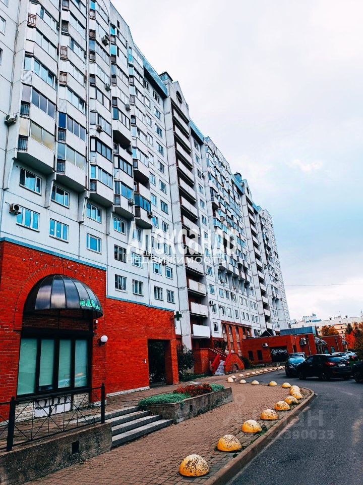 Продажа 3-комн квартиры на вторичном рынке улица Савушкина, 115К4