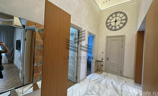 Аренда 4-комн квартиры на вторичном рынке Добролюбова пр-кт,  д. 2