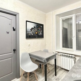 Аренда 2-комн квартиры на вторичном рынке ул Изумрудная,  д. 24,  к. 2