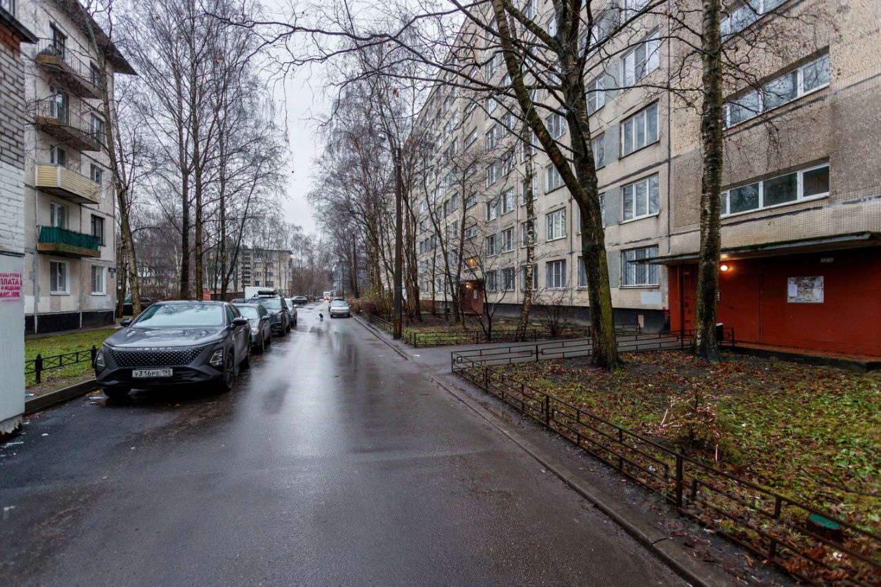 Продажа 3-комн квартиры на вторичном рынке улица Тельмана, 44