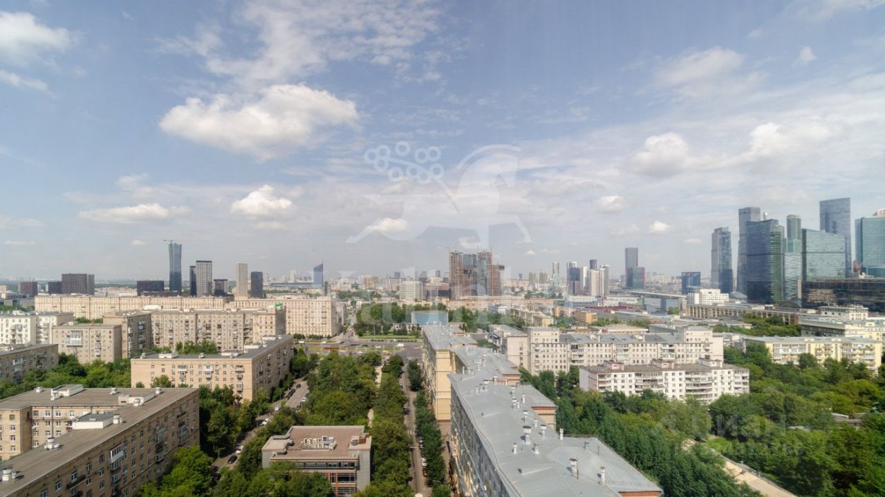 Продажа 2-комн квартиры на вторичном рынке Поклонная улица, 9