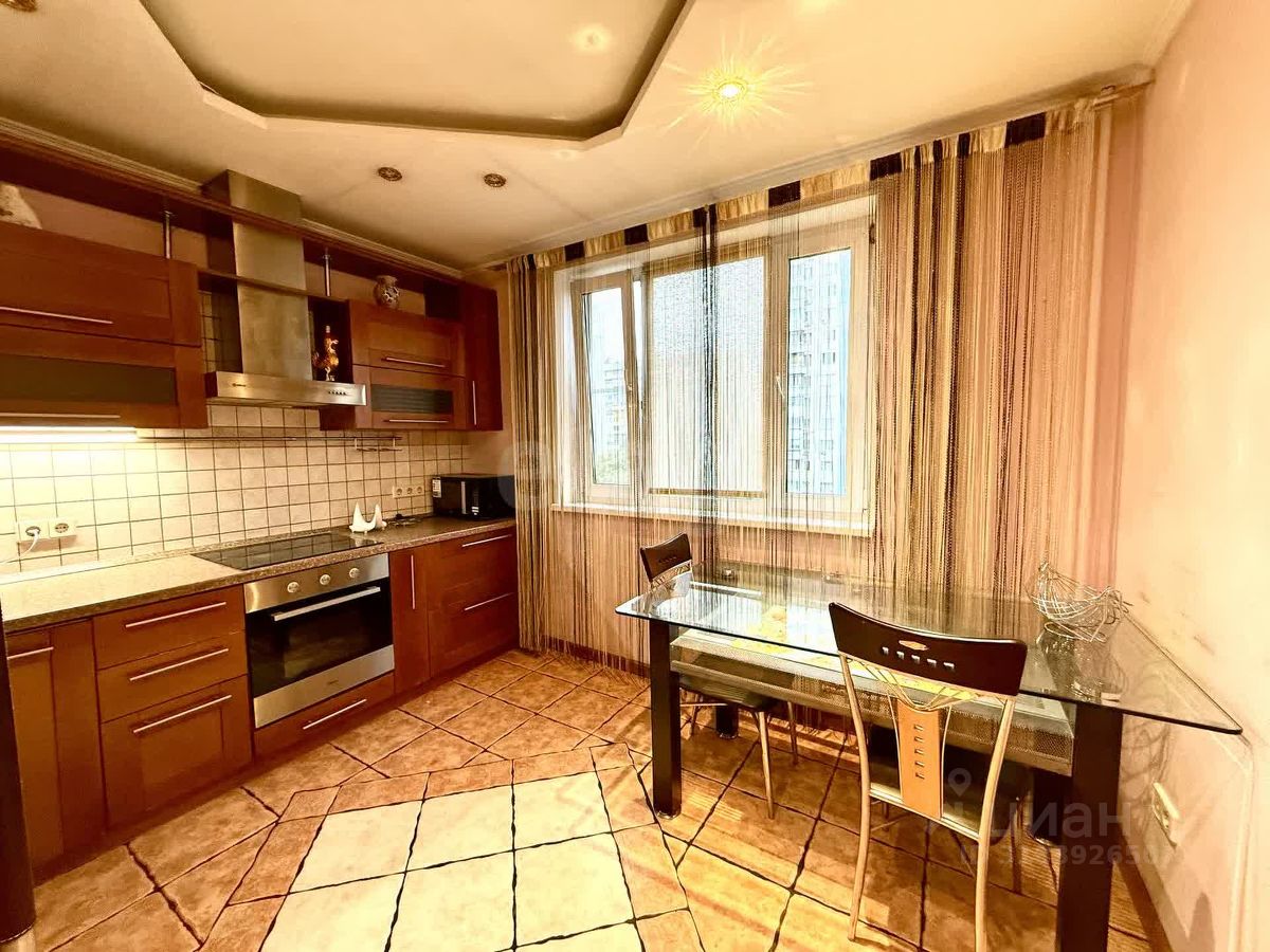 Продажа 3-комн квартиры на вторичном рынке Новопеределкинская улица, 10К1