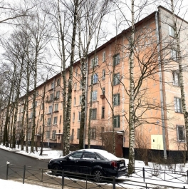 Продажа 4-комн квартиры на вторичном рынке Лени Голикова ул. ,  д. 27,  к. 5