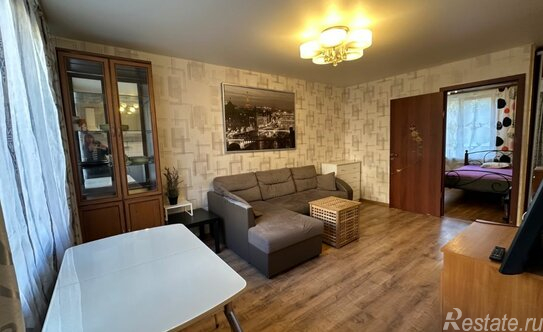 Продажа 4-комн квартиры на вторичном рынке Ветеранов пр-кт,  д. 44